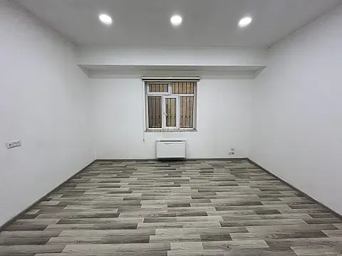 Kirayə verilir 3 otaqlı ofis 140 m²