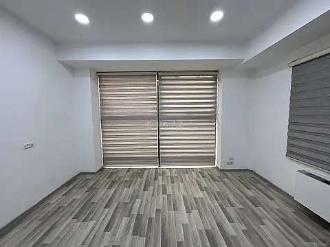 Kirayə verilir 3 otaqlı ofis 140 m²
