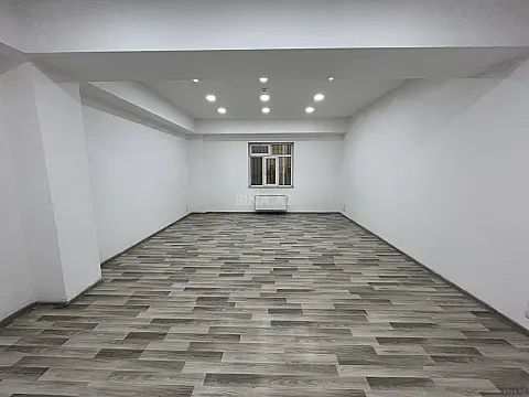Kirayə verilir 3 otaqlı ofis 140 m²