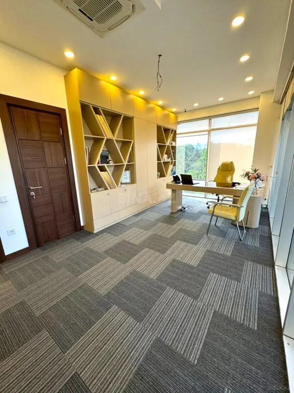 Satılır obyekt 125 m²