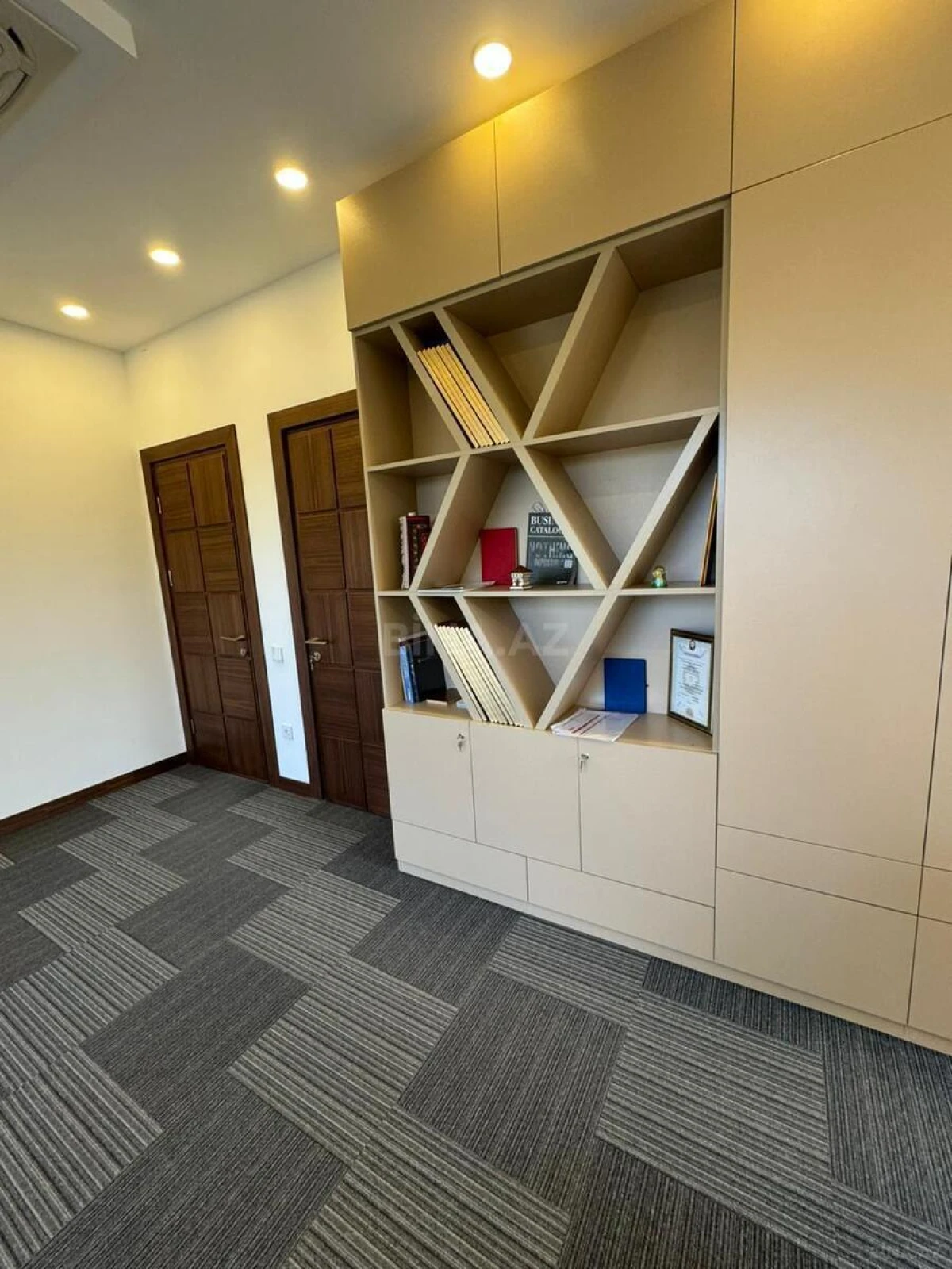 Satılır obyekt 125 m²