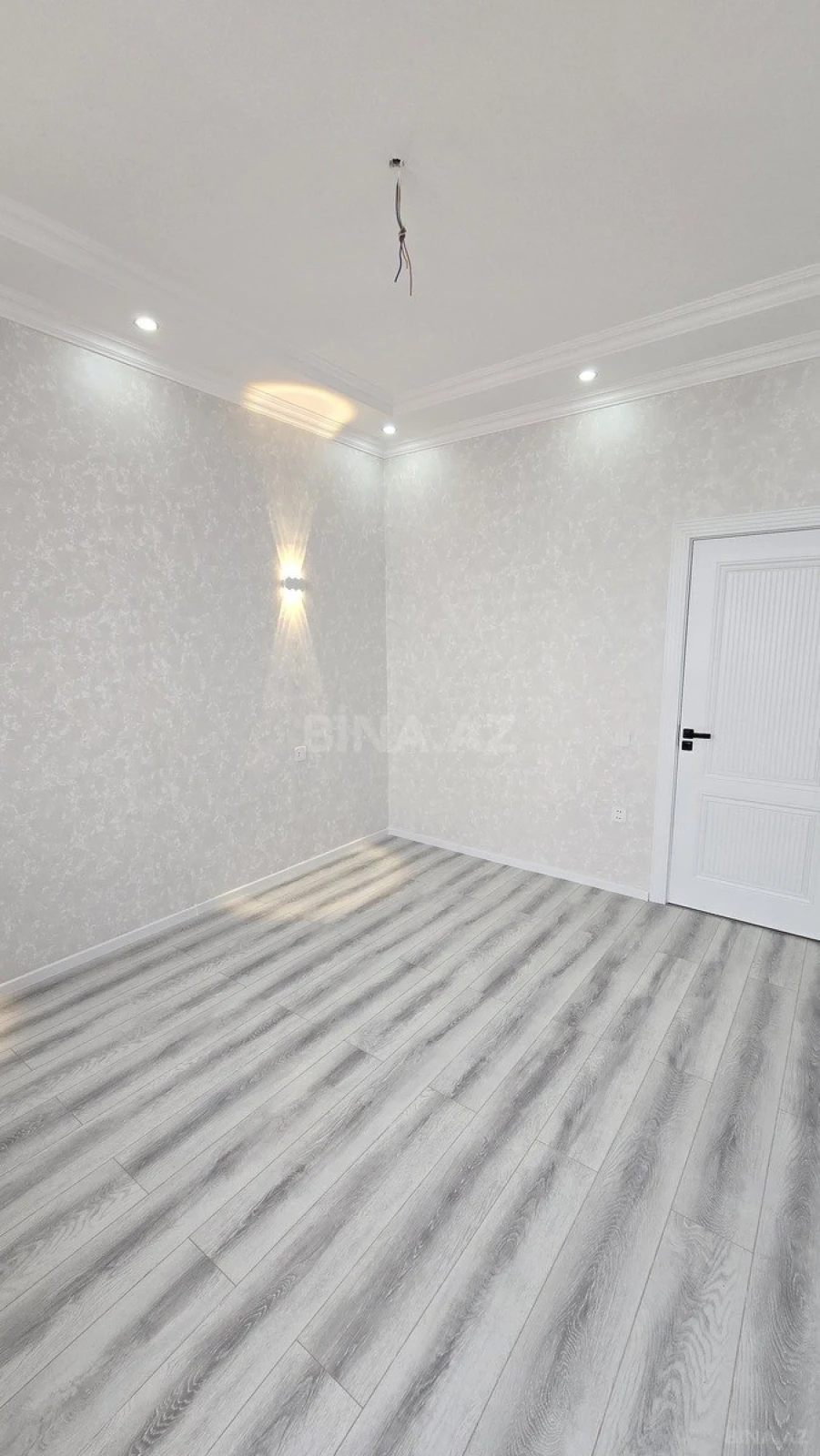 Satılır 3 otaqlı mənzil 93 m²
