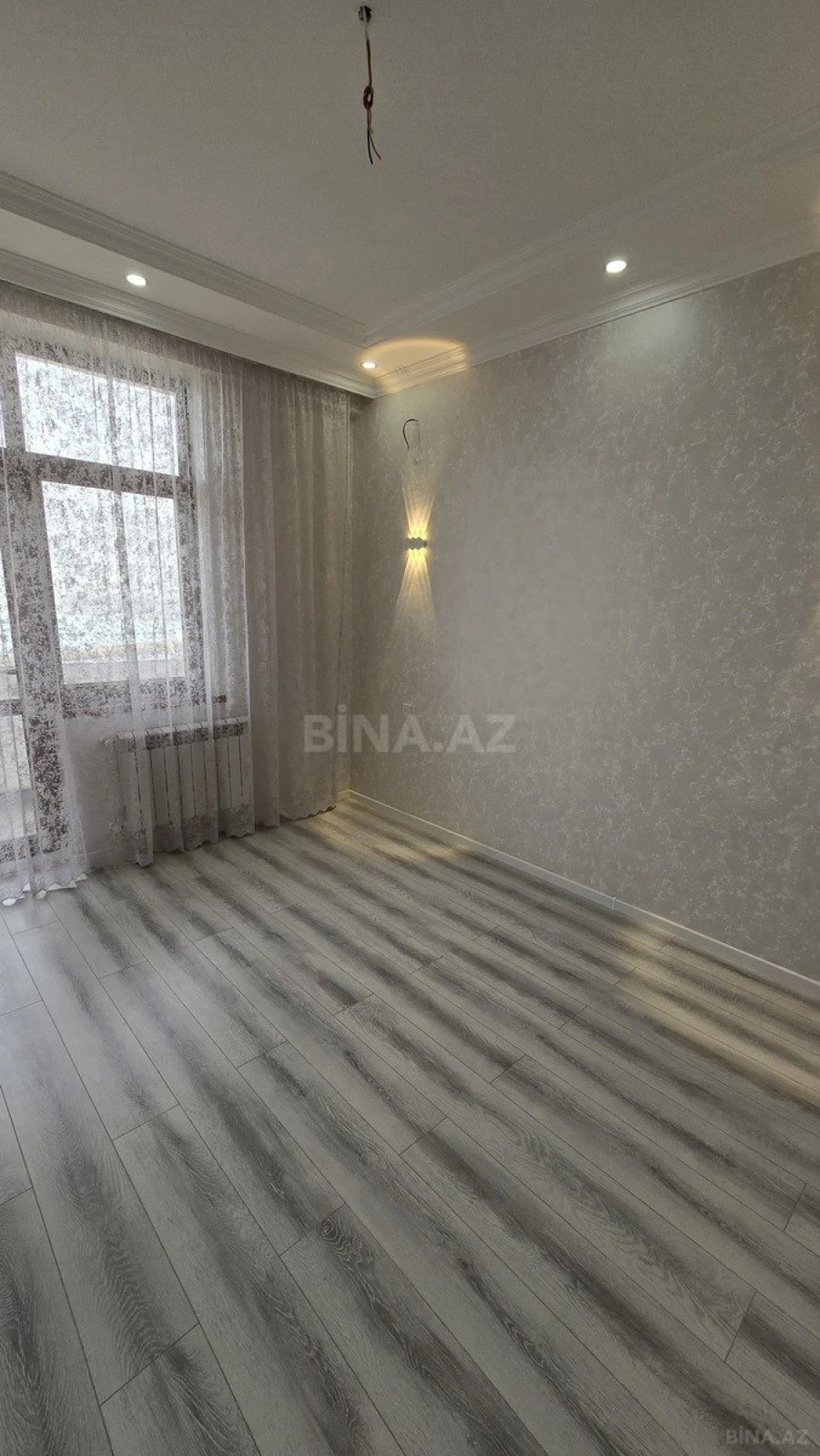 Satılır 3 otaqlı mənzil 93 m²