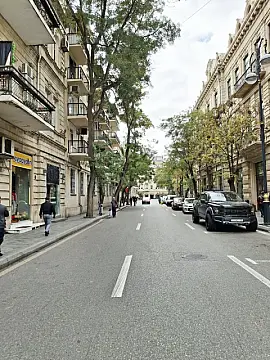 Kirayə verilir obyekt 200 m²