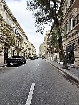 Kirayə verilir obyekt 200 m²