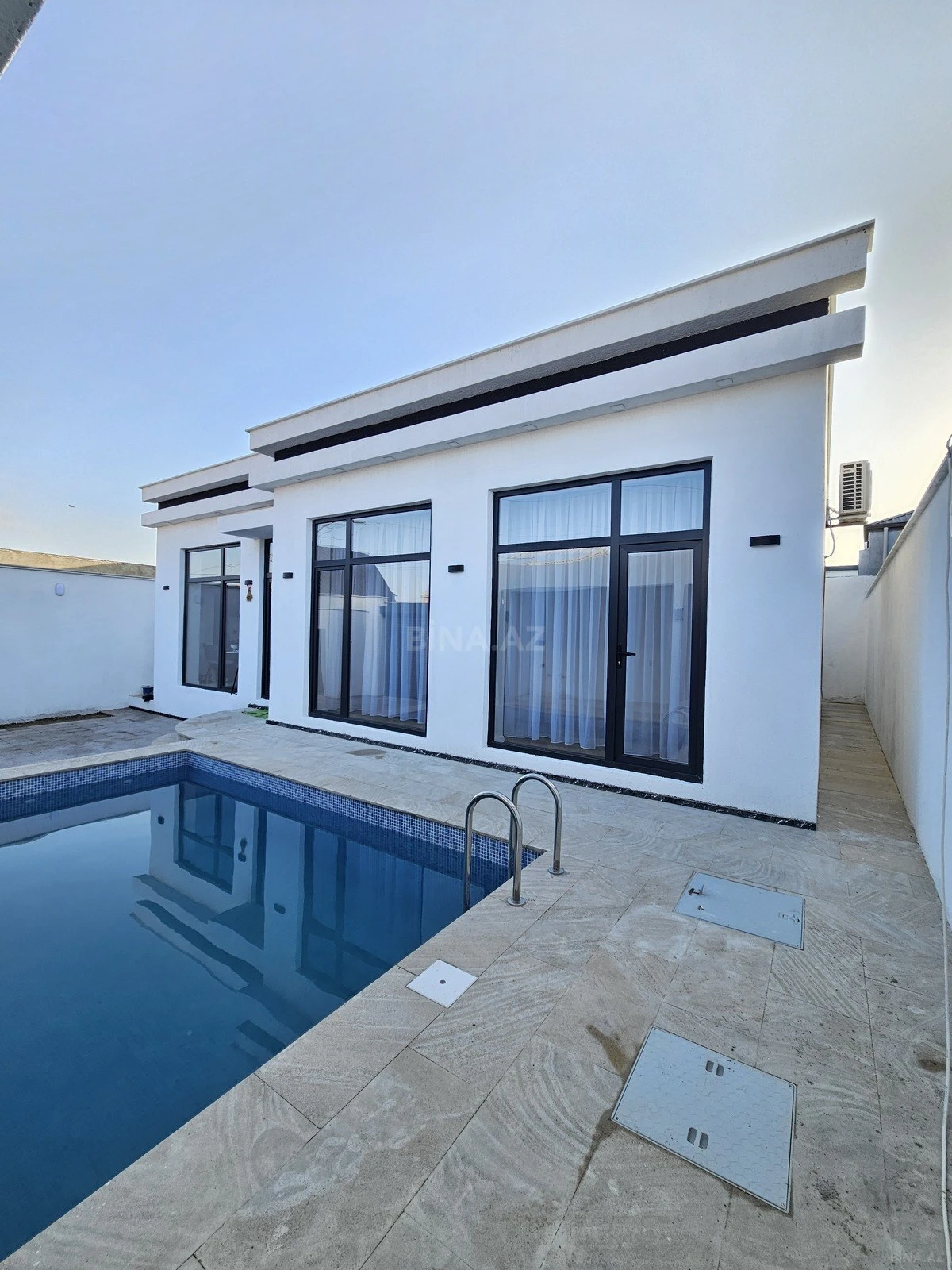 Satılır 4 otaqlı həyət evi 140 m²