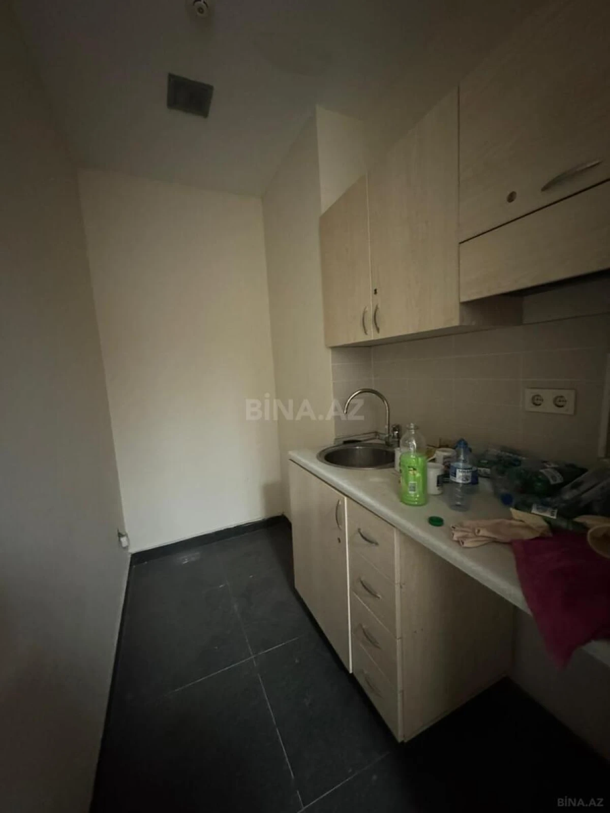 Kirayə verilir 12 otaqlı ofis 550 m²