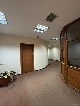 Kirayə verilir 12 otaqlı ofis 550 m²