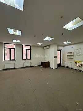 Kirayə verilir 12 otaqlı ofis 550 m²