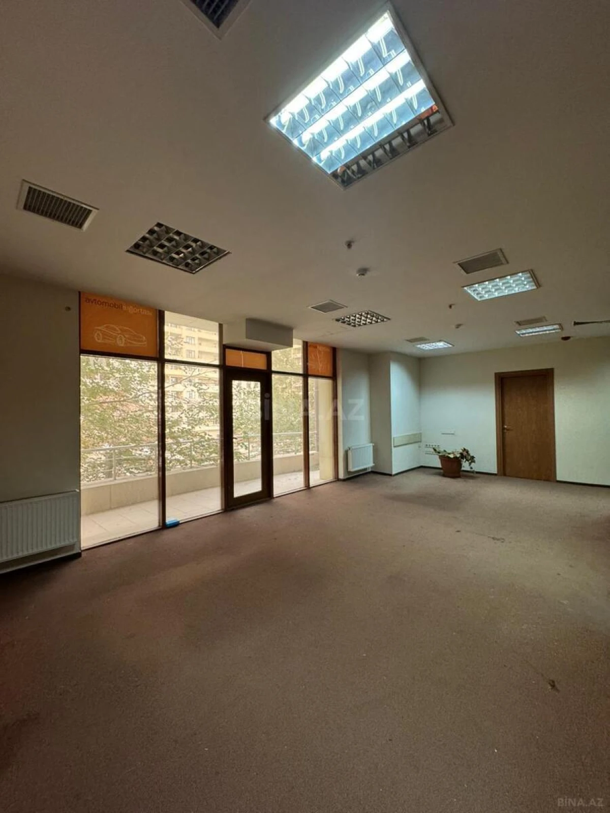 Kirayə verilir 12 otaqlı ofis 550 m²