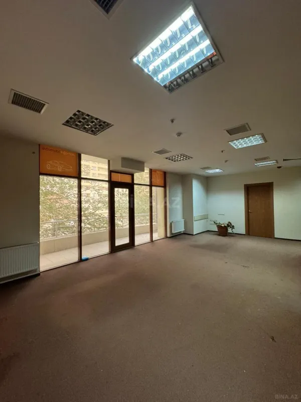 Kirayə verilir 12 otaqlı ofis 550 m²