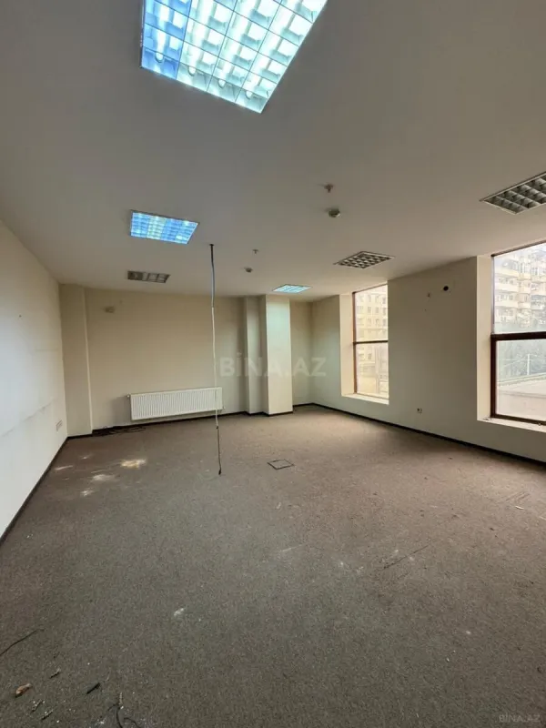 Kirayə verilir 12 otaqlı ofis 550 m²