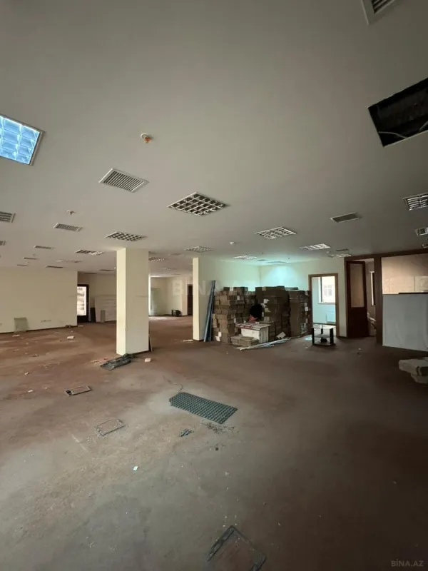 Kirayə verilir 12 otaqlı ofis 550 m²