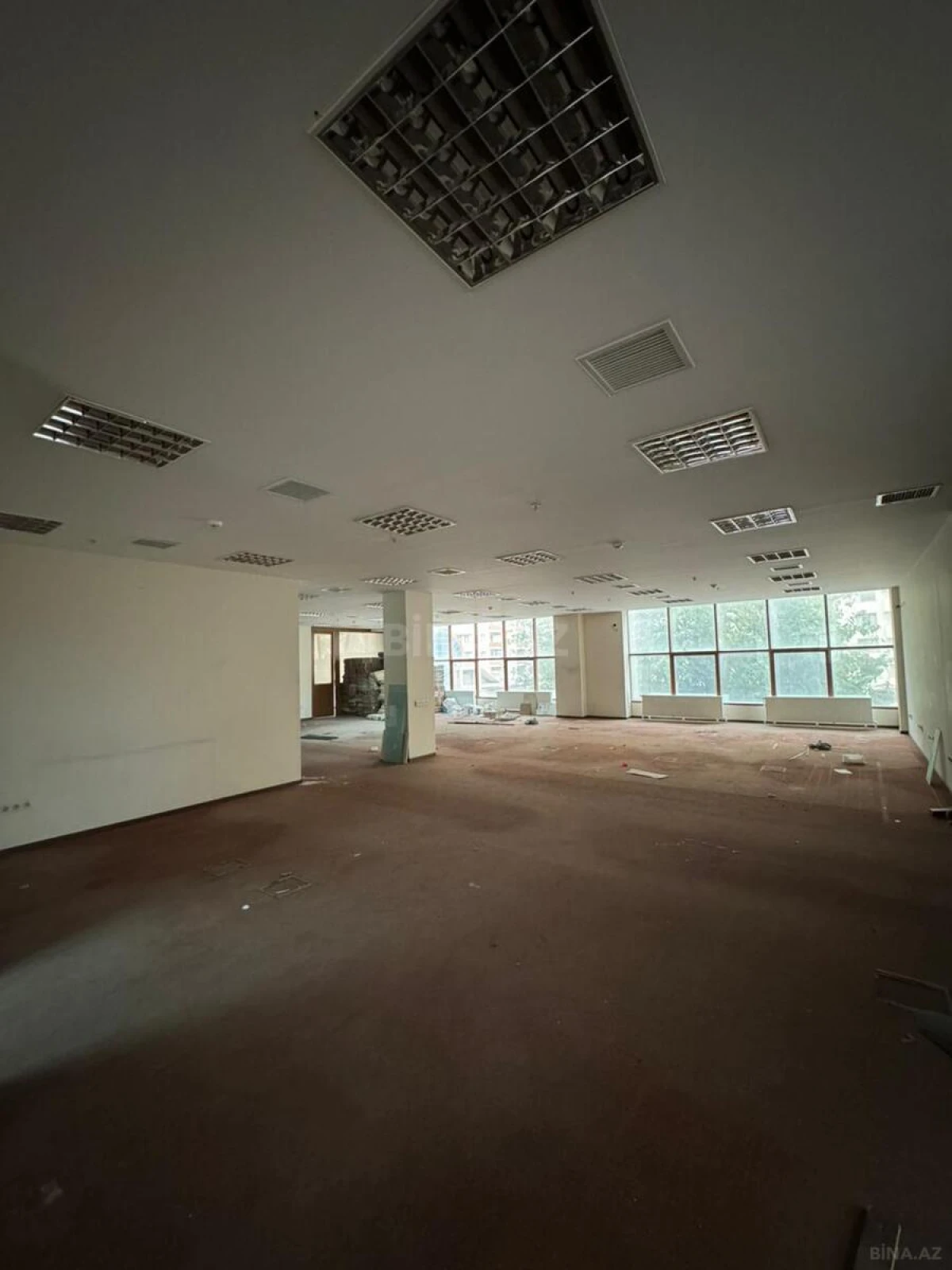 Kirayə verilir 12 otaqlı ofis 550 m²
