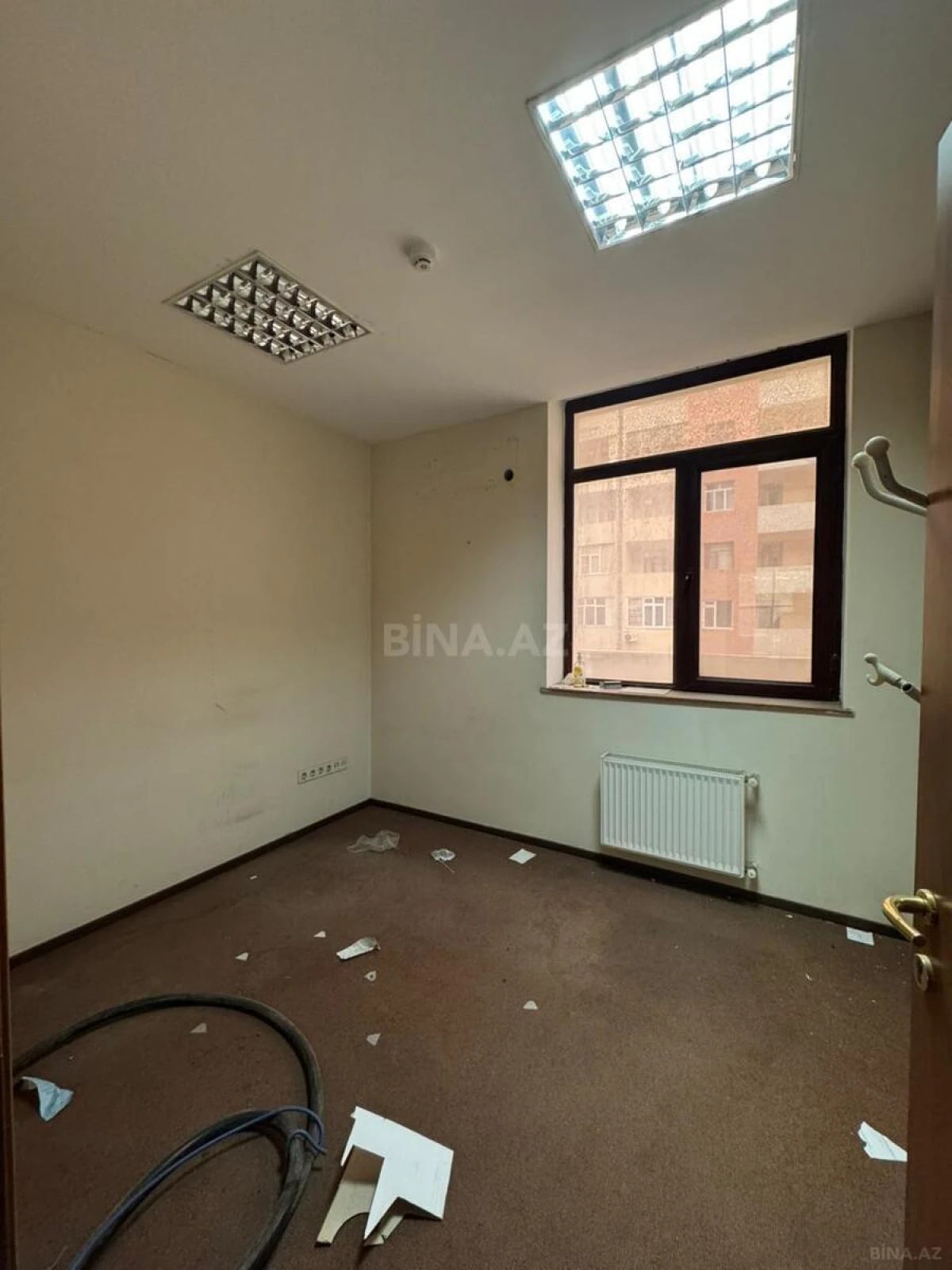 Kirayə verilir 12 otaqlı ofis 550 m²