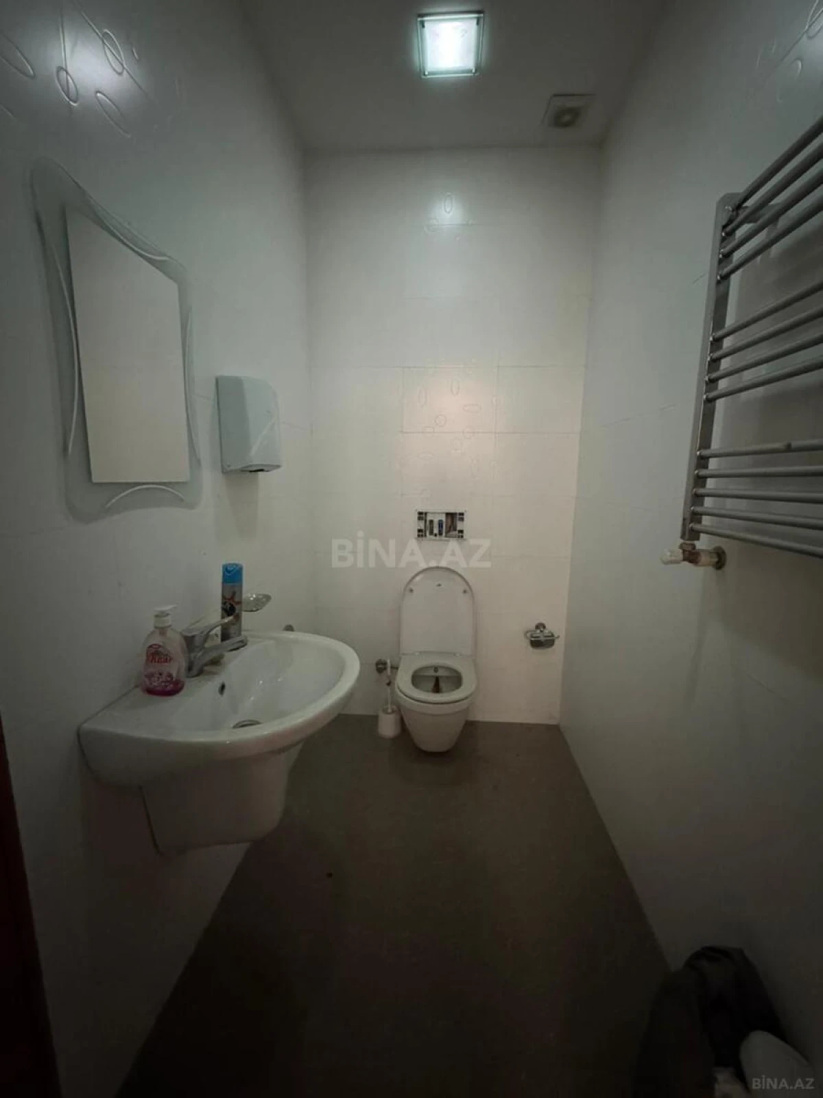 Kirayə verilir 12 otaqlı ofis 550 m²