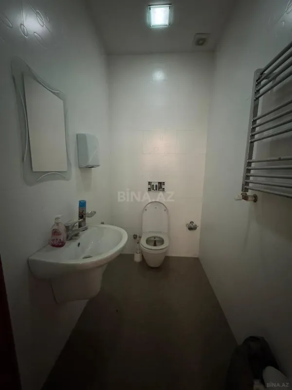 Kirayə verilir 12 otaqlı ofis 550 m²