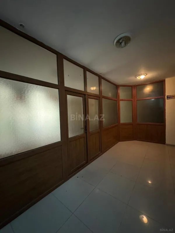 Kirayə verilir 12 otaqlı ofis 550 m²