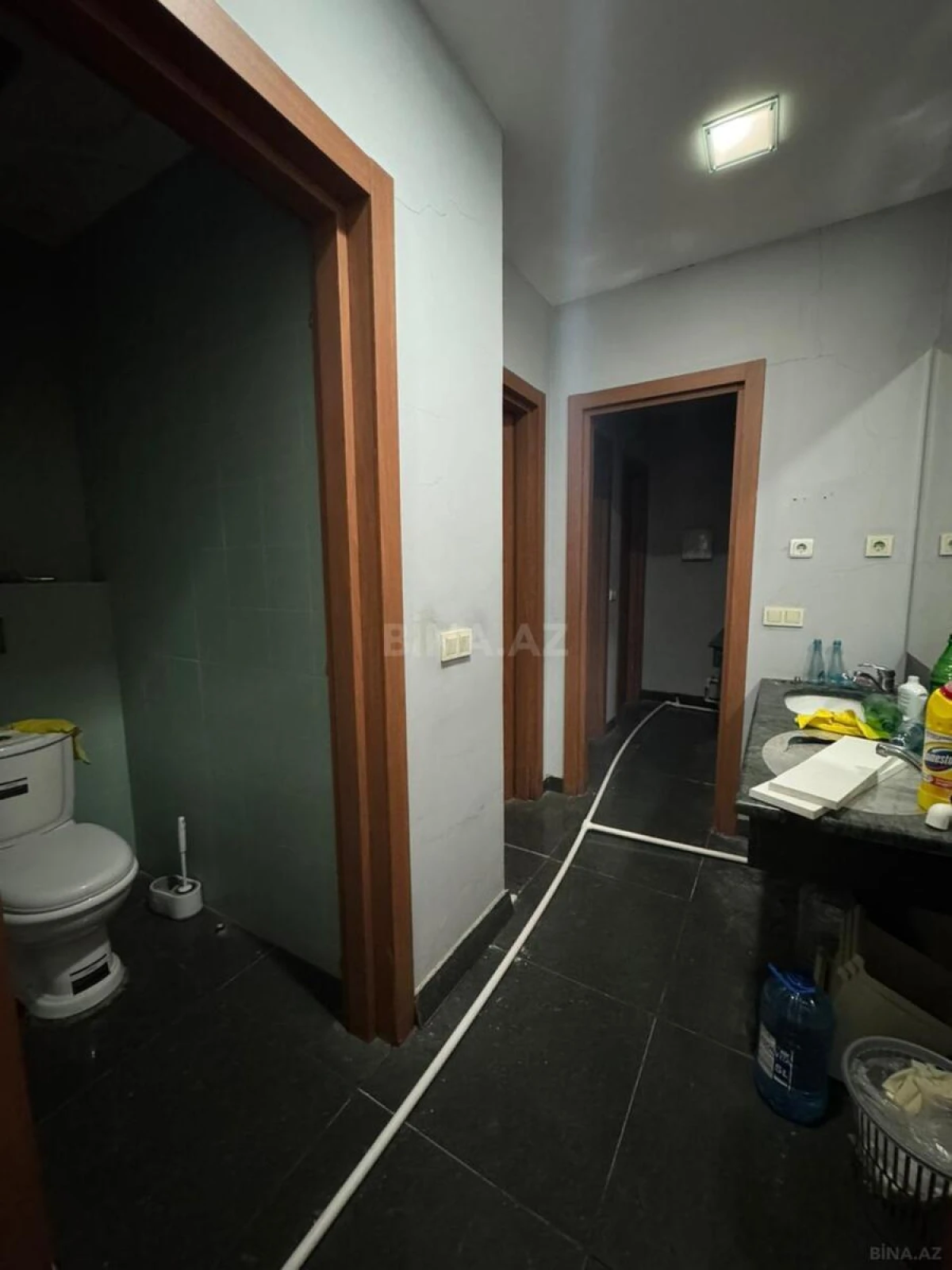 Kirayə verilir 12 otaqlı ofis 550 m²