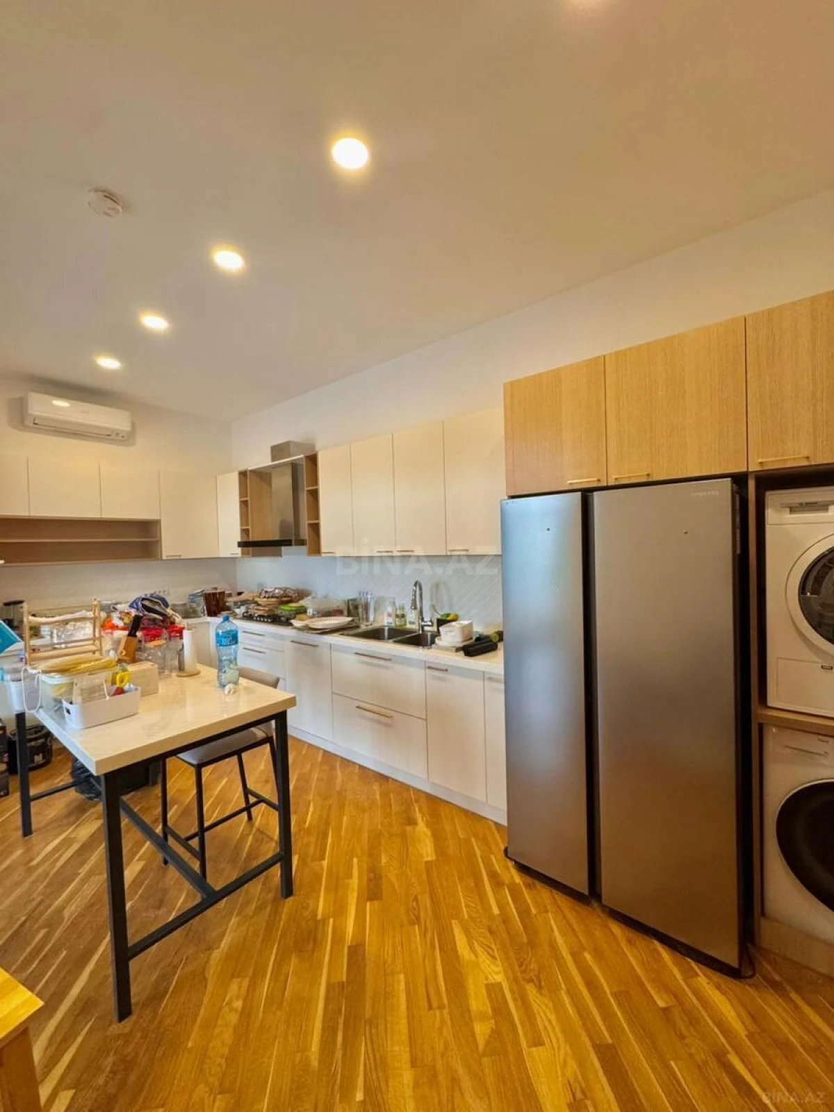 Satılır 5 otaqlı həyət evi 300 m²