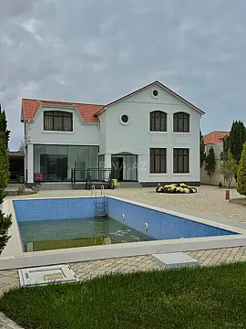 Satılır 5 otaqlı həyət evi 300 m²