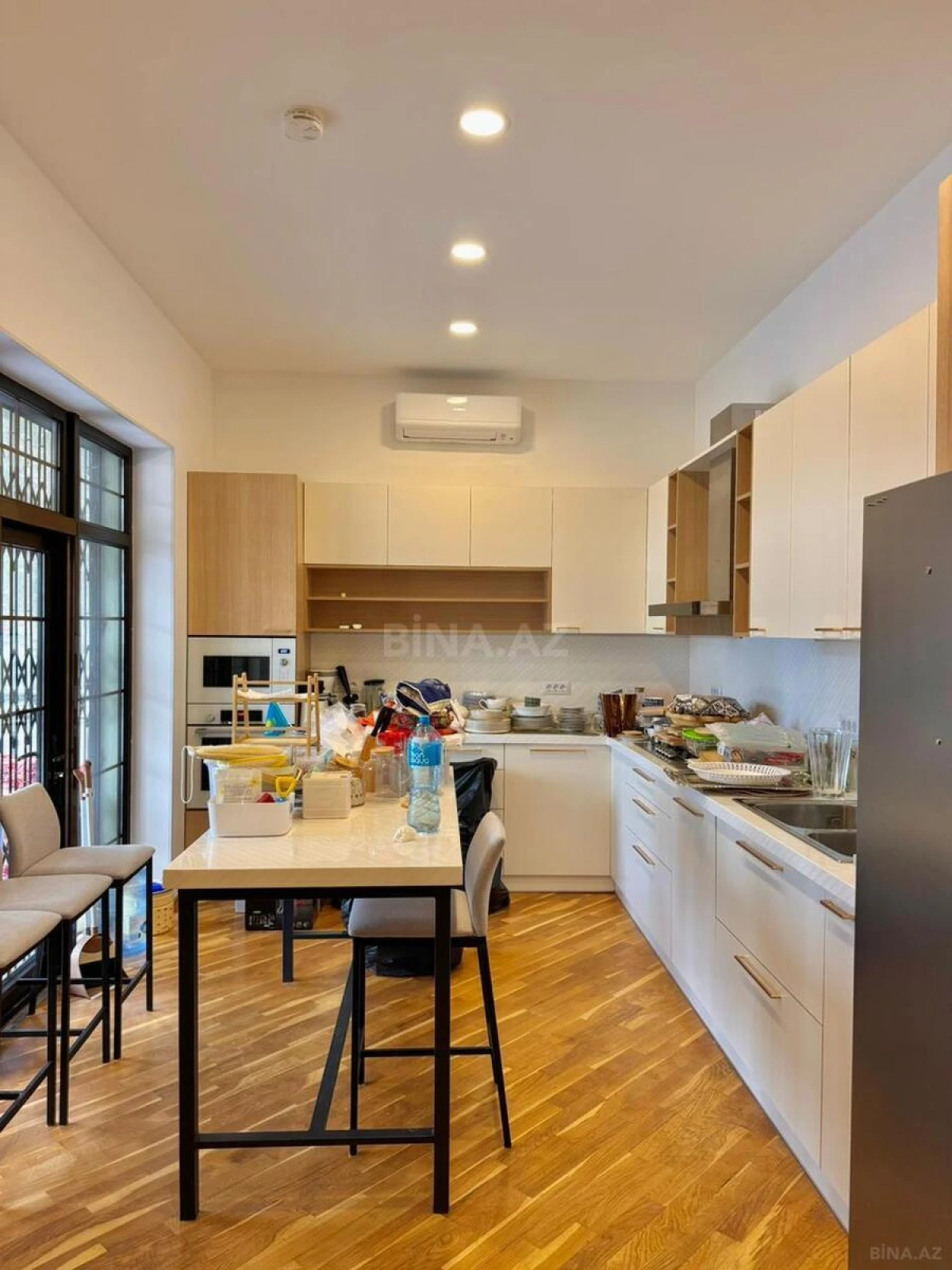 Satılır 5 otaqlı həyət evi 300 m²