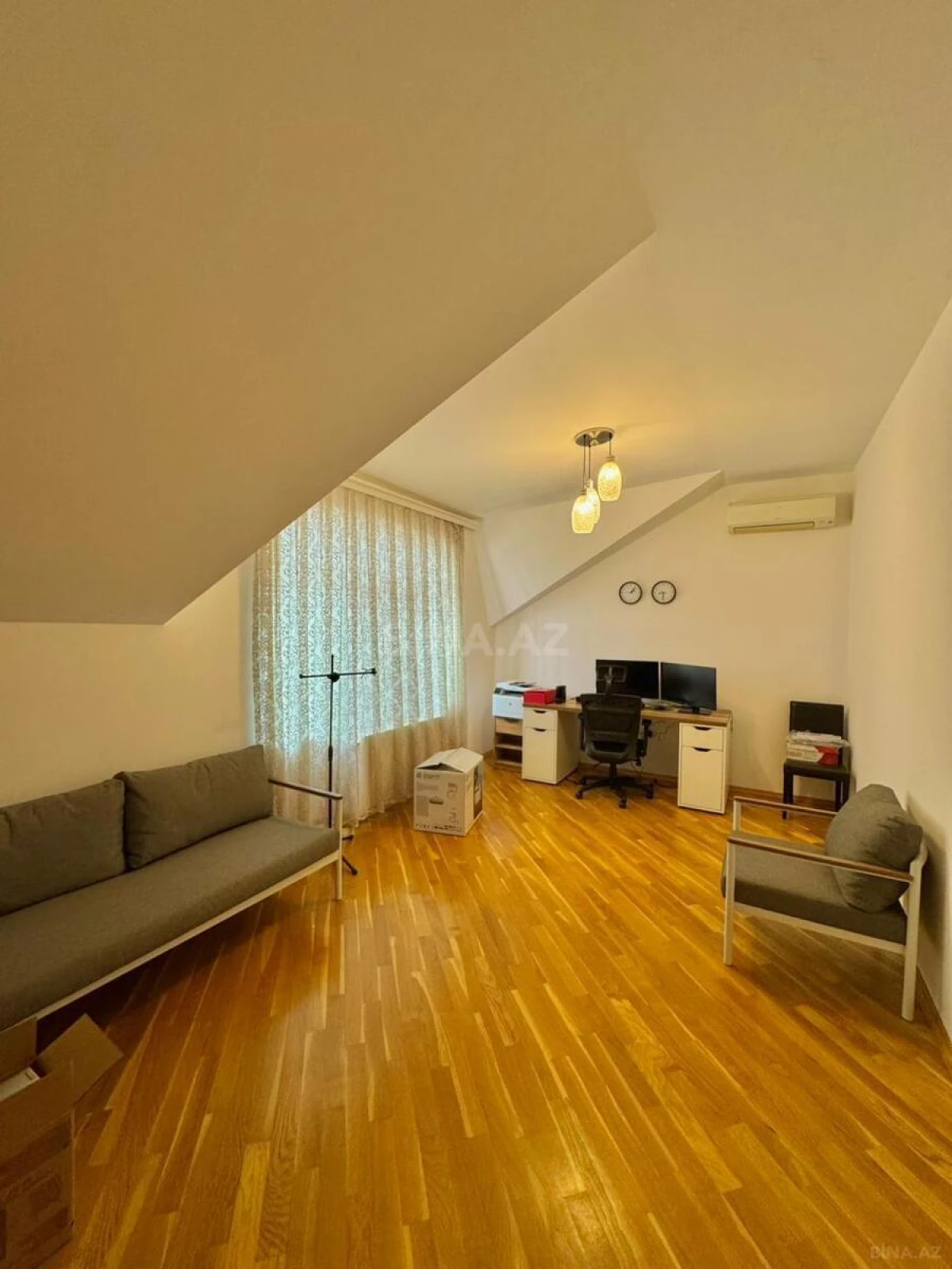 Satılır 5 otaqlı həyət evi 300 m²