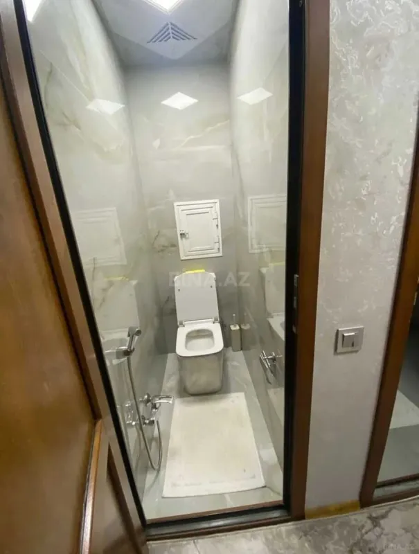 Satılır 5 otaqlı mənzil 130 m²