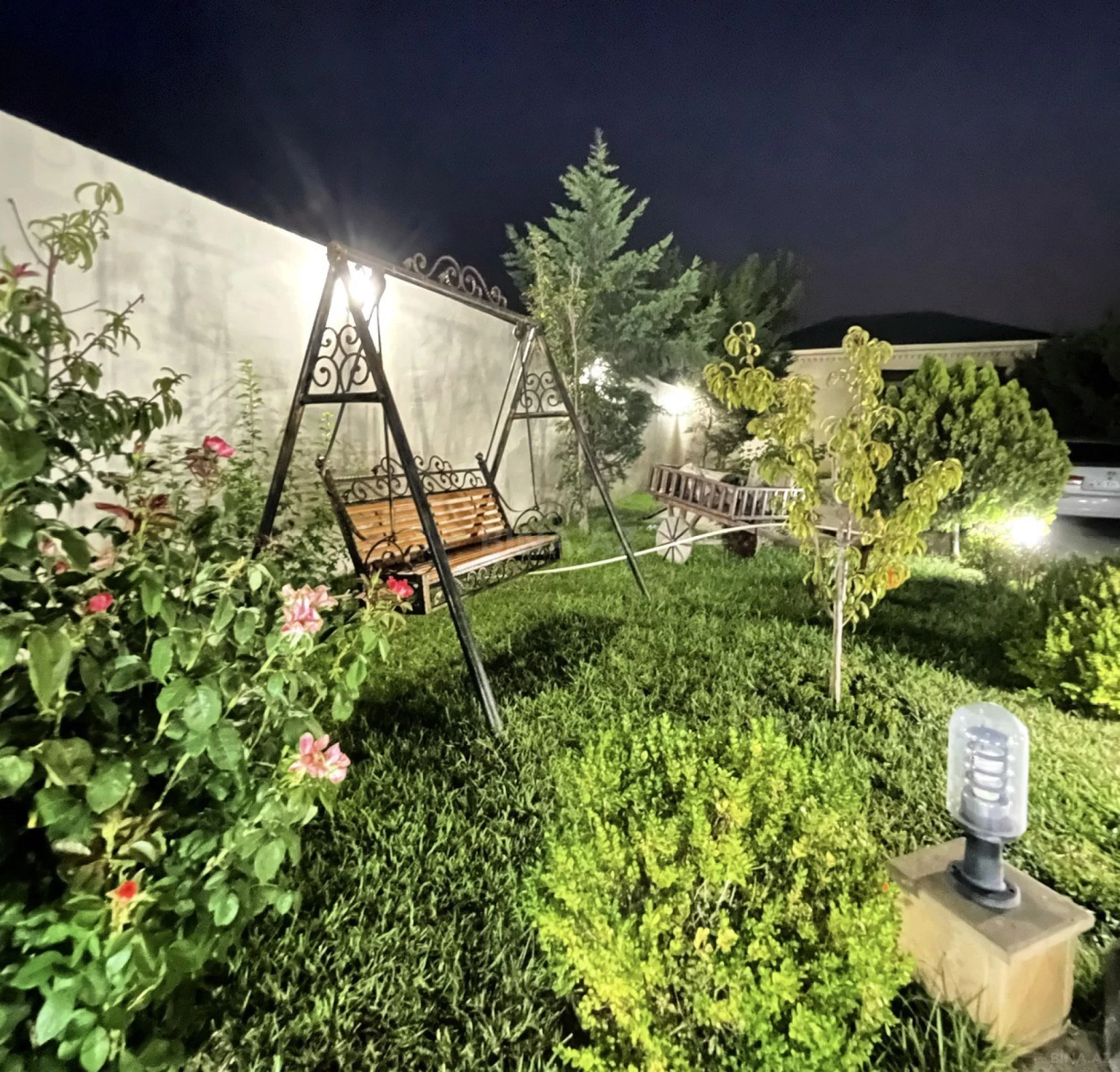 Satılır 6 otaqlı həyət evi 600 m²