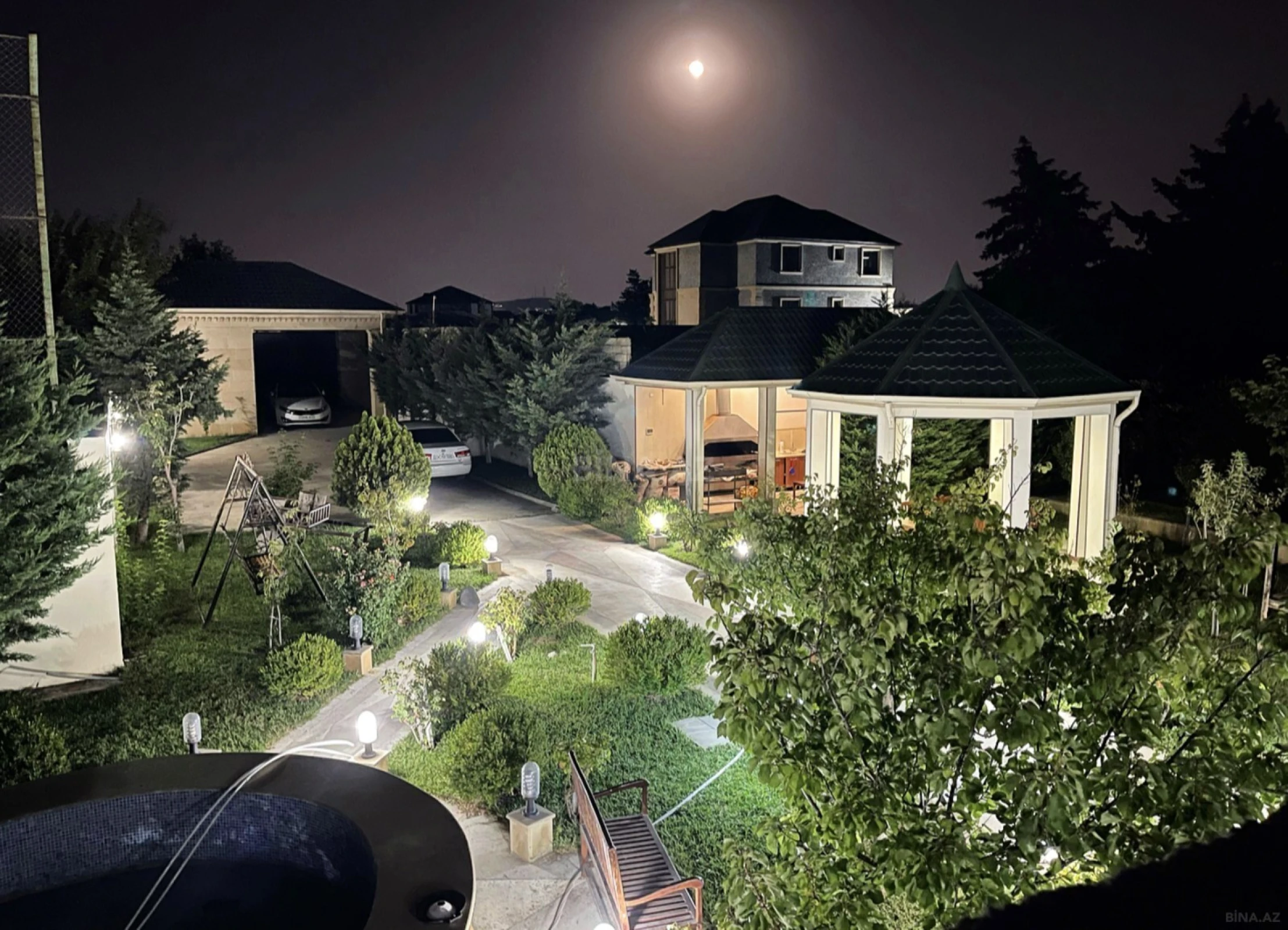 Satılır 6 otaqlı həyət evi 600 m²