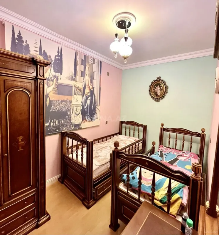 Satılır 6 otaqlı həyət evi 600 m²