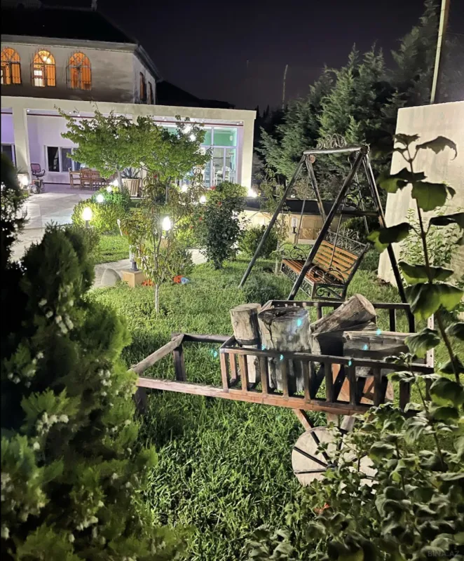 Satılır 6 otaqlı həyət evi 600 m²