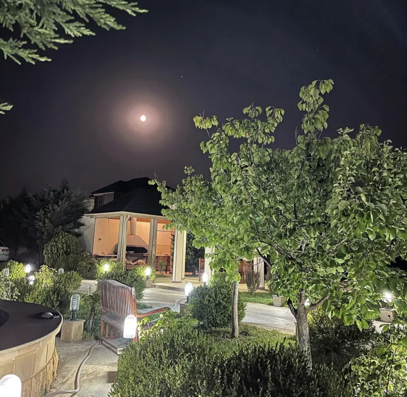 Satılır 6 otaqlı həyət evi 600 m²