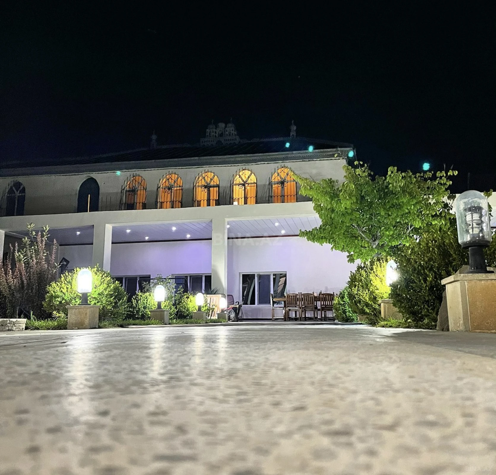 Satılır 6 otaqlı həyət evi 600 m²