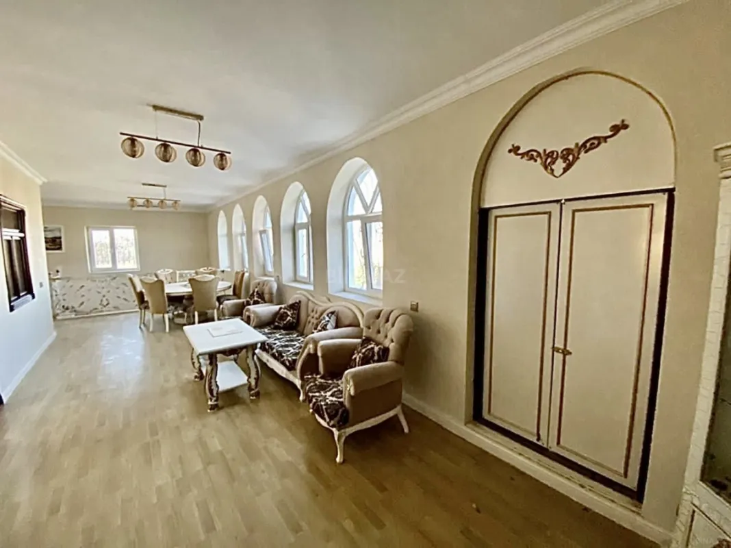 Satılır 6 otaqlı həyət evi 600 m²