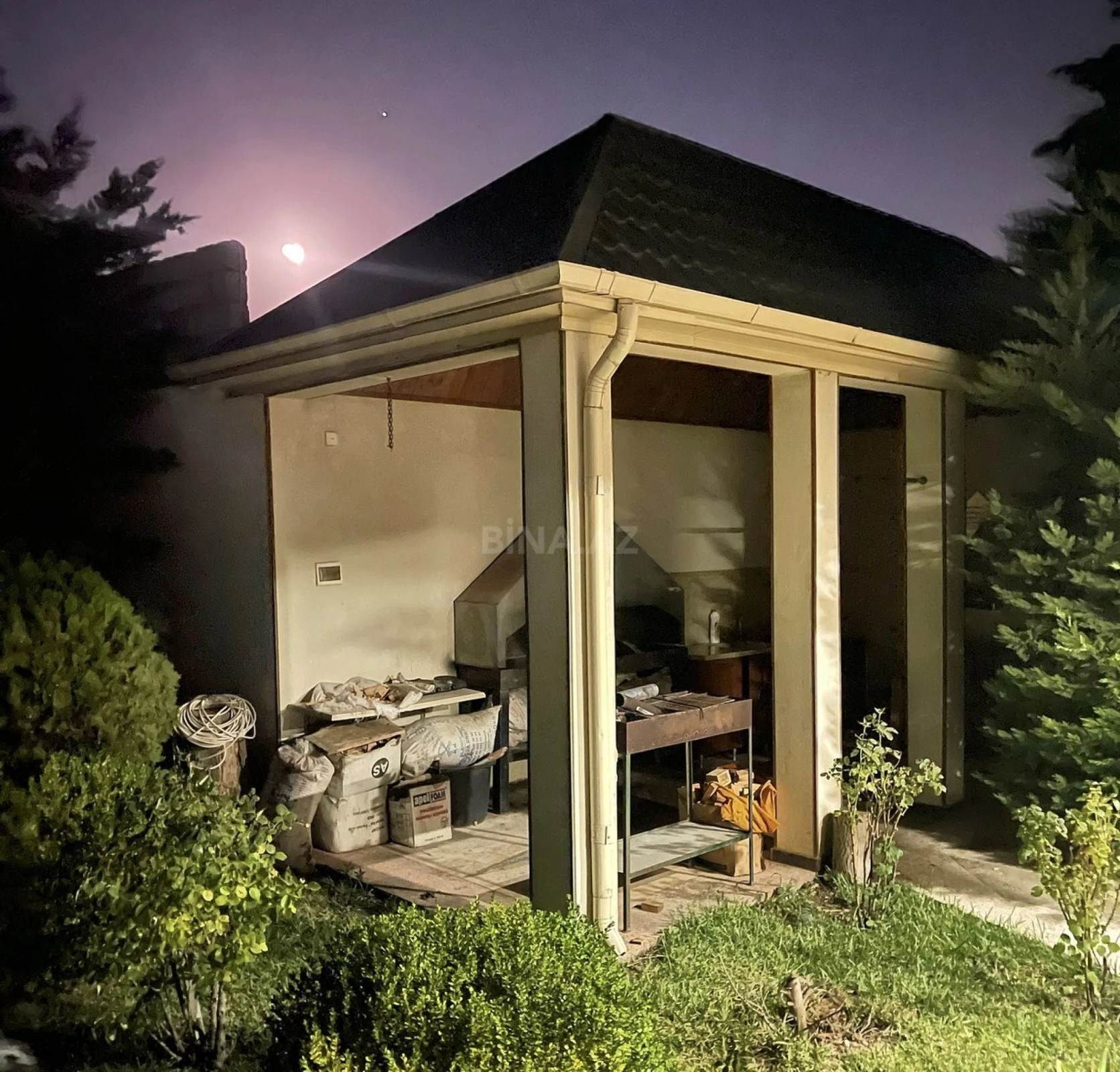 Satılır 6 otaqlı həyət evi 600 m²