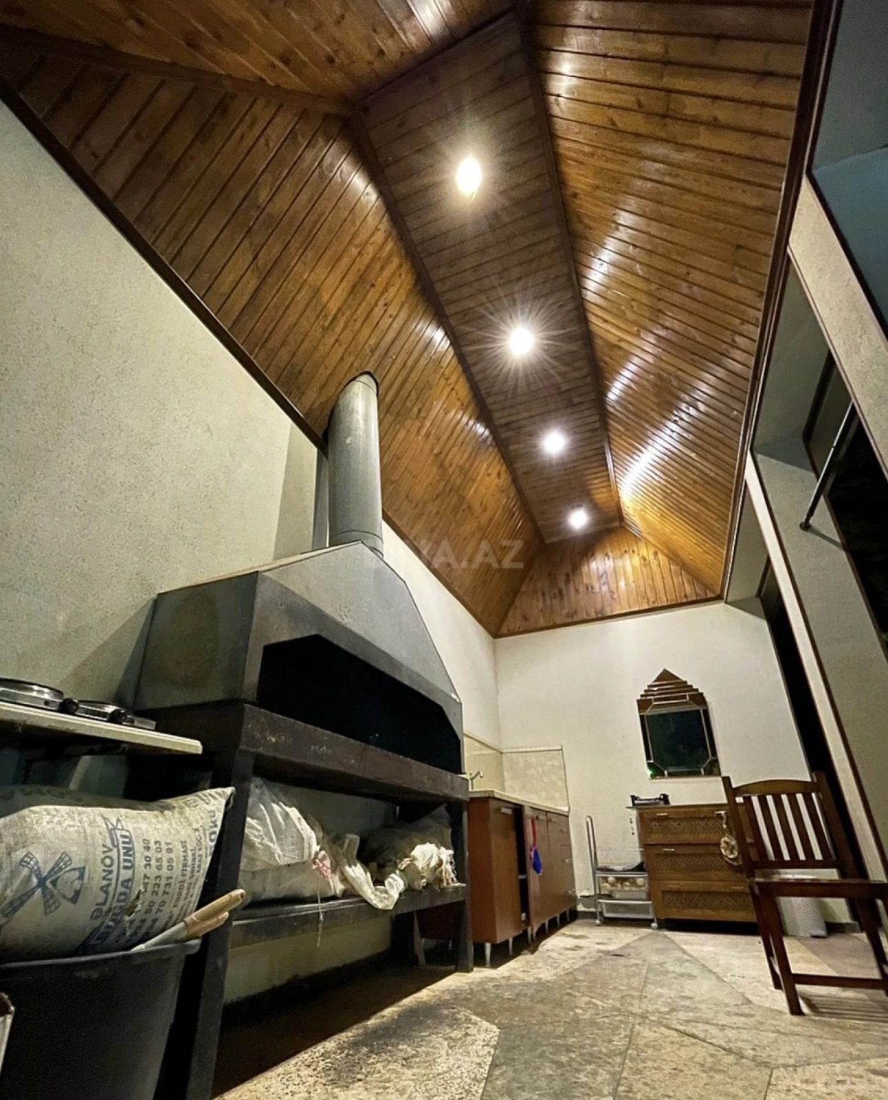 Satılır 6 otaqlı həyət evi 600 m²