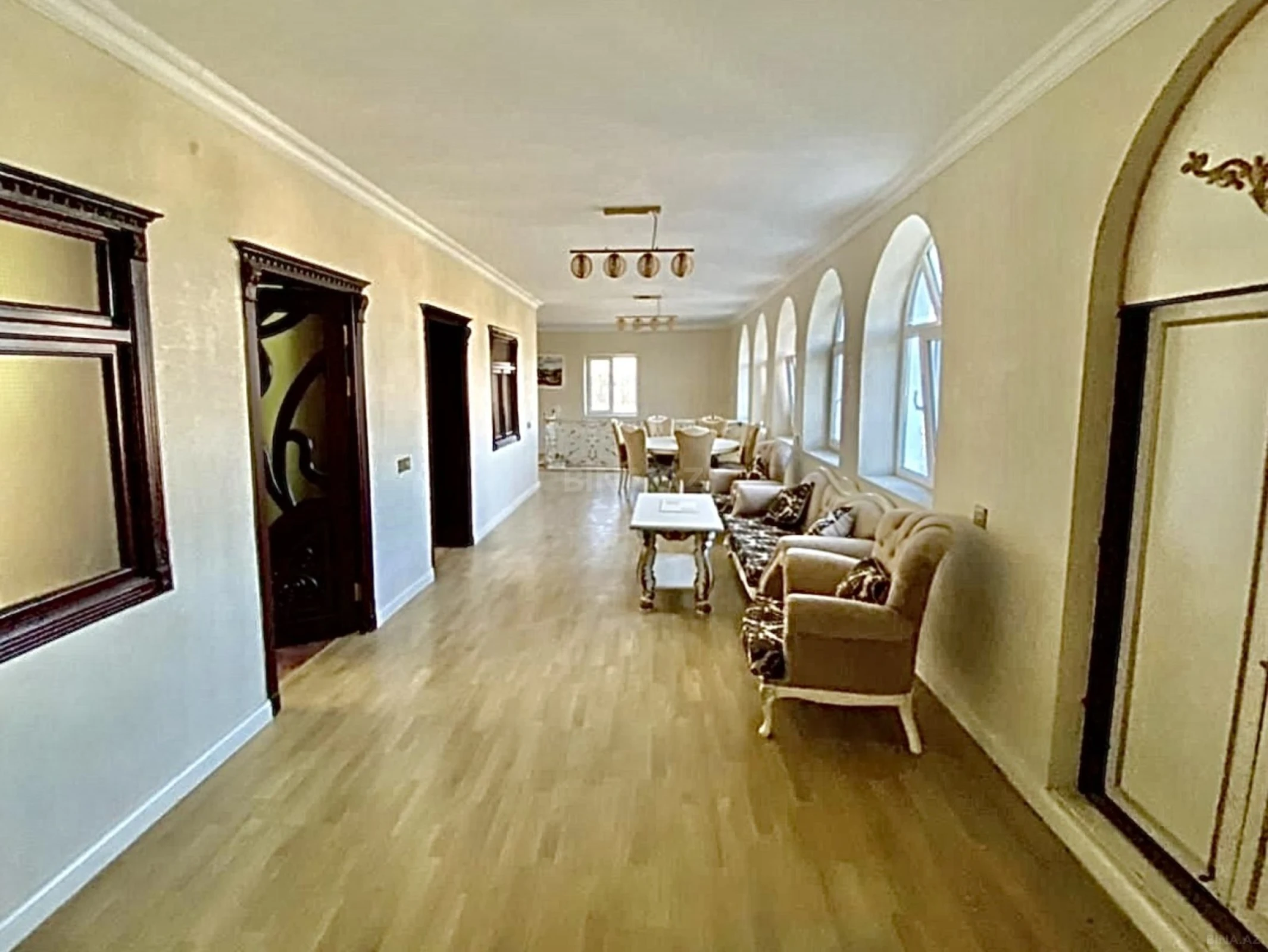 Satılır 6 otaqlı həyət evi 600 m²