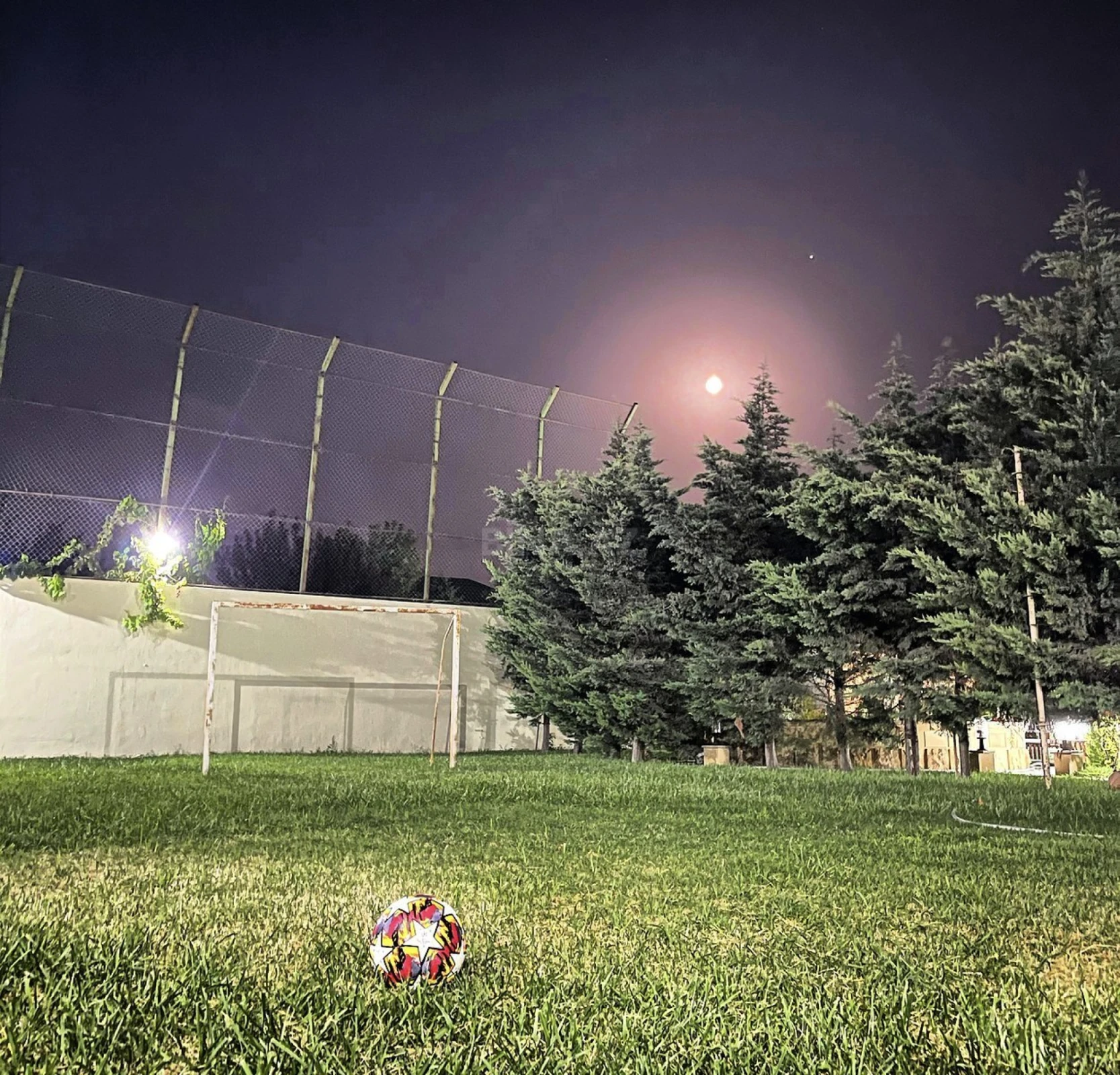 Satılır 6 otaqlı həyət evi 600 m²