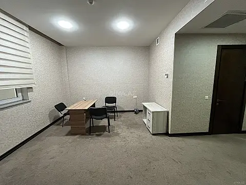 Kirayə verilir 1 otaqlı ofis 30 m²