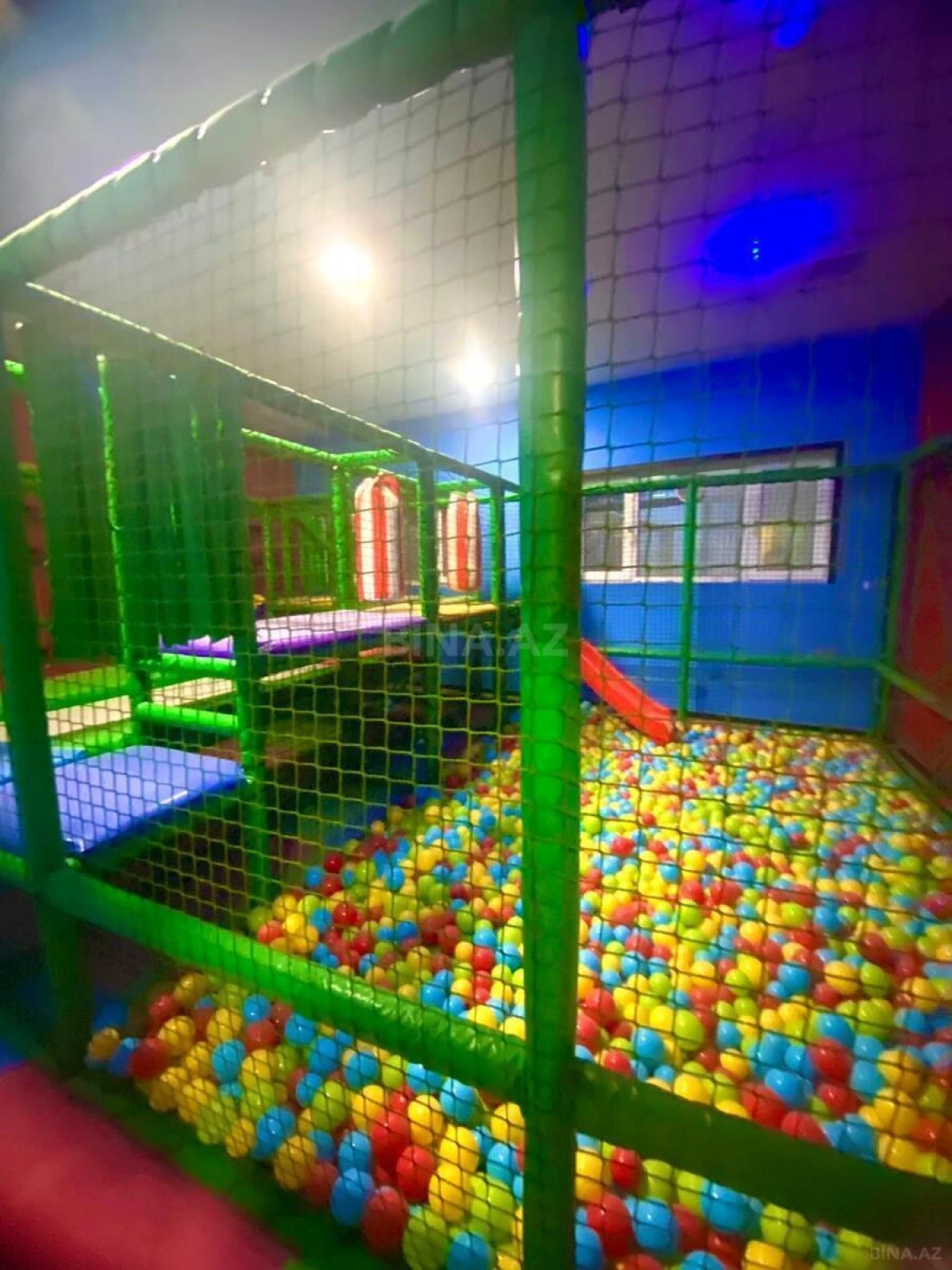 Kirayə verilir obyekt 200 m²