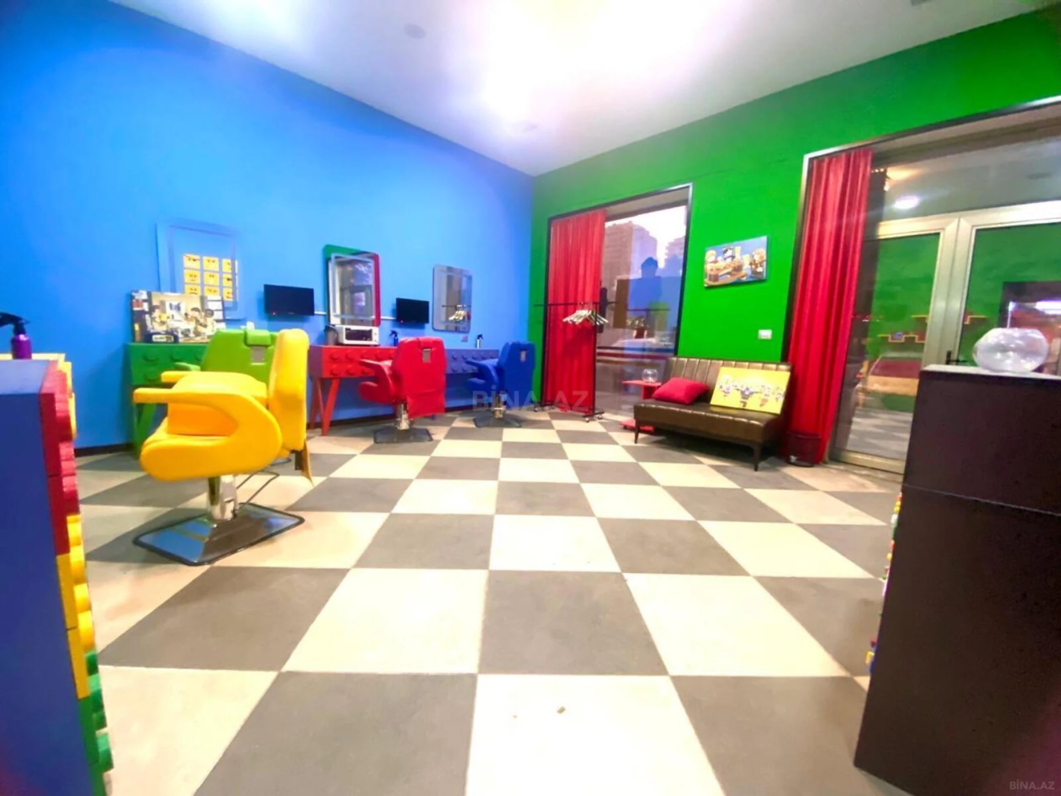 Kirayə verilir obyekt 200 m²