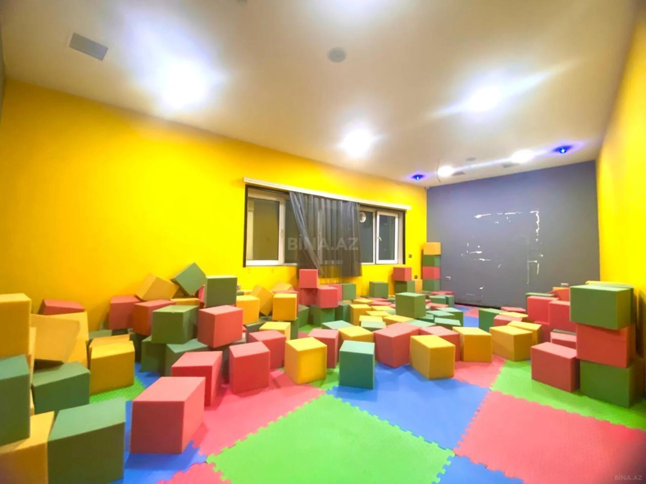 Kirayə verilir obyekt 200 m²