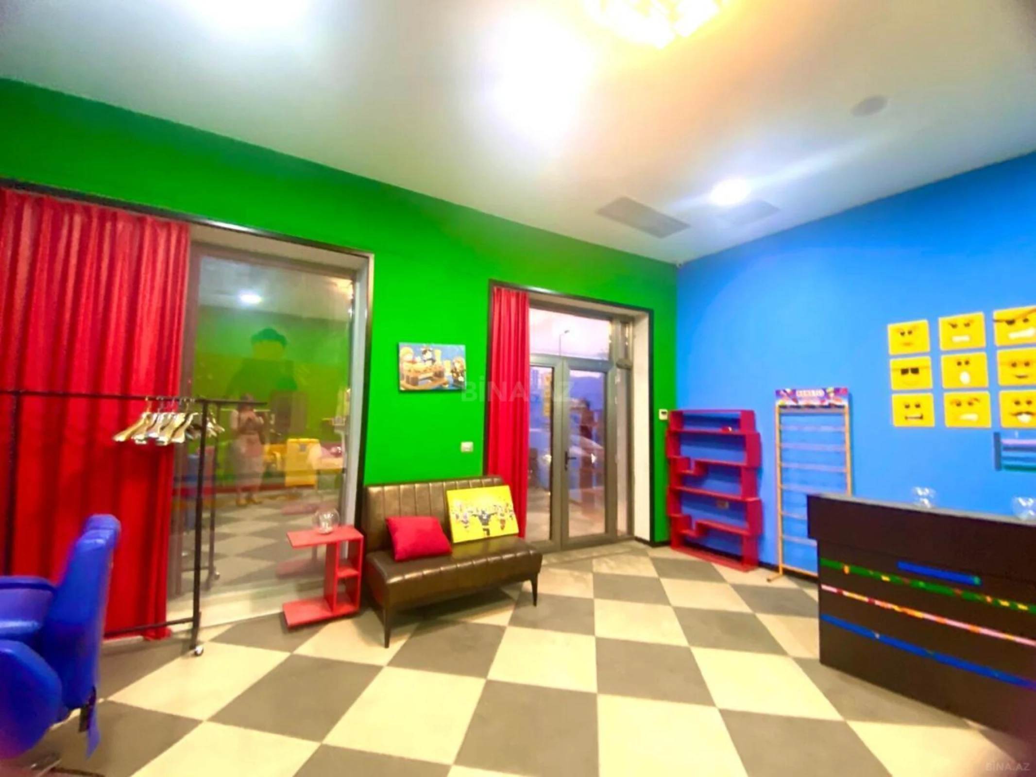 Kirayə verilir obyekt 200 m²