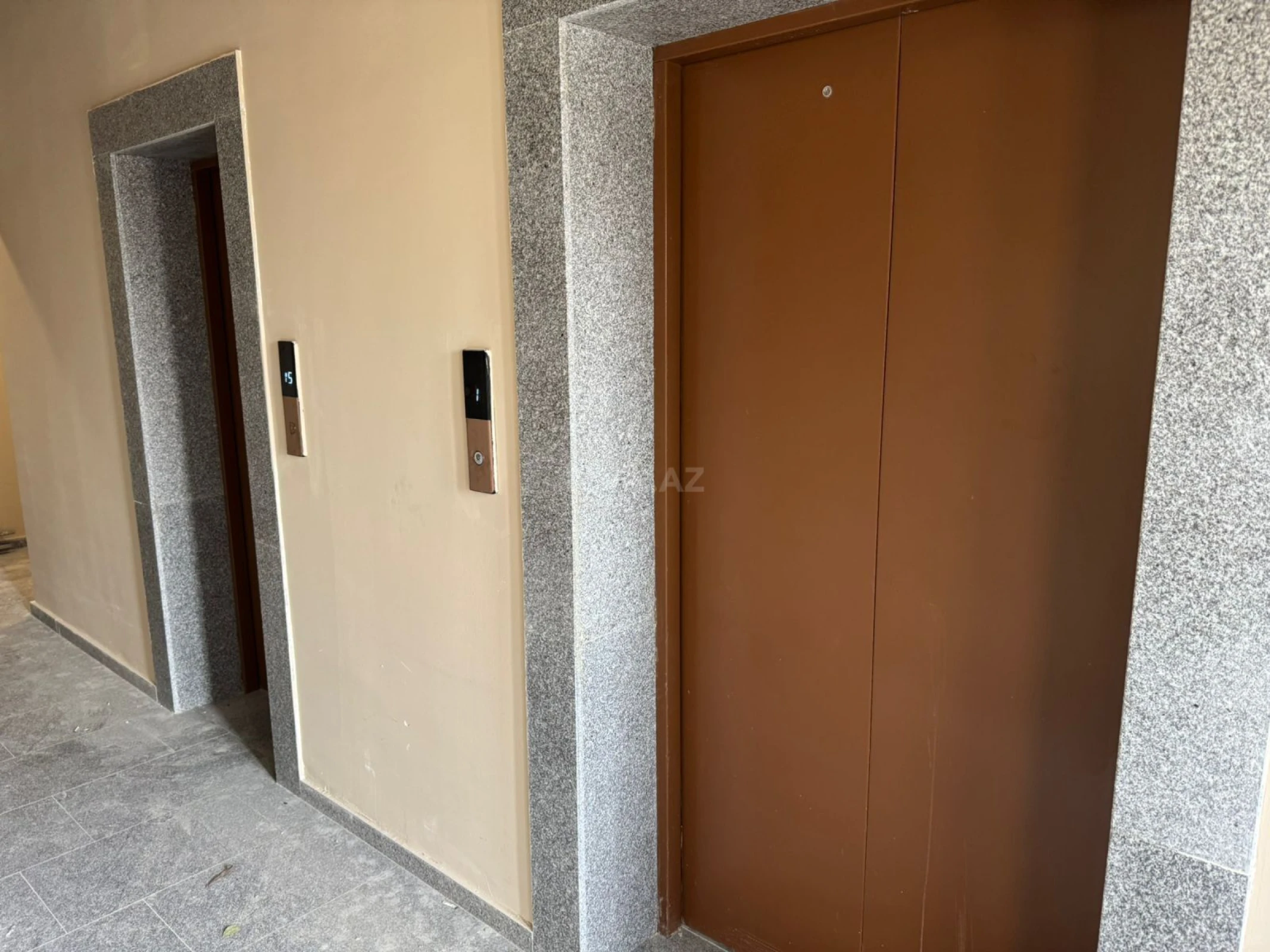 Satılır 3 otaqlı mənzil 109 m²