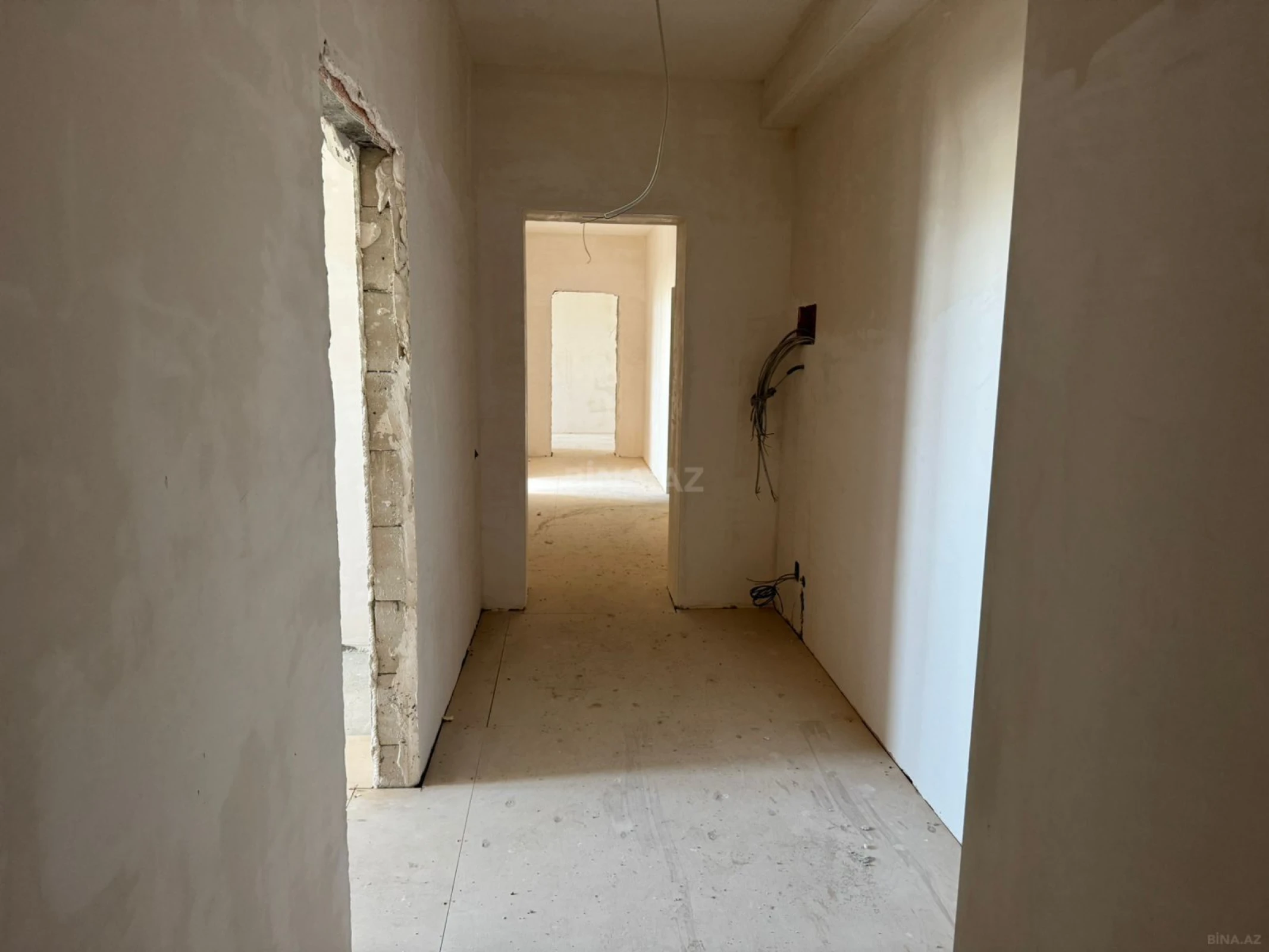 Satılır 3 otaqlı mənzil 109 m²