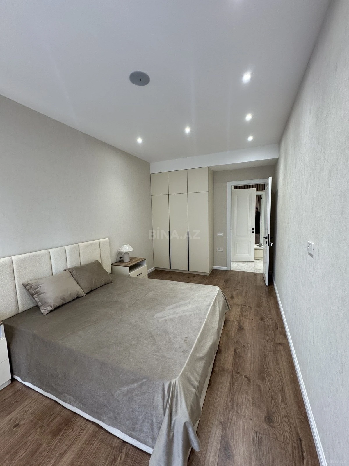 Satılır 2 otaqlı mənzil 64 m²