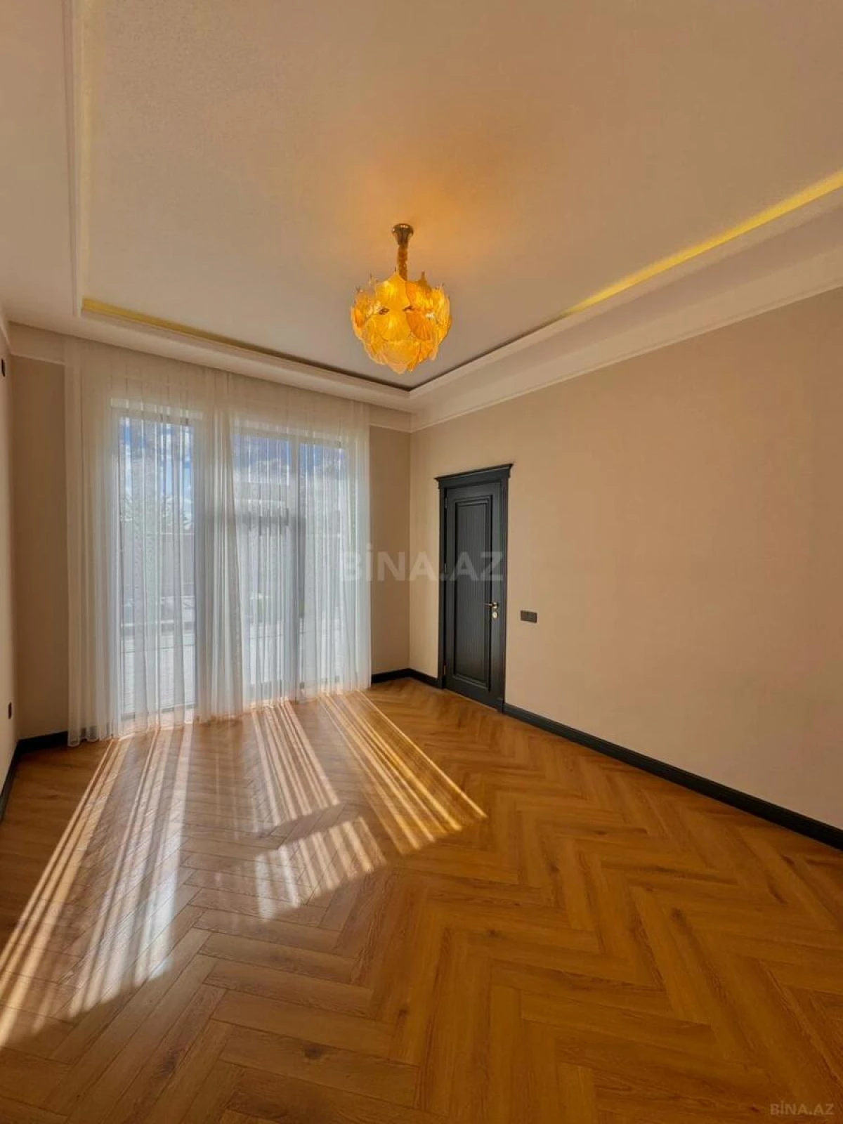 Satılır 6 otaqlı həyət evi 675 m²