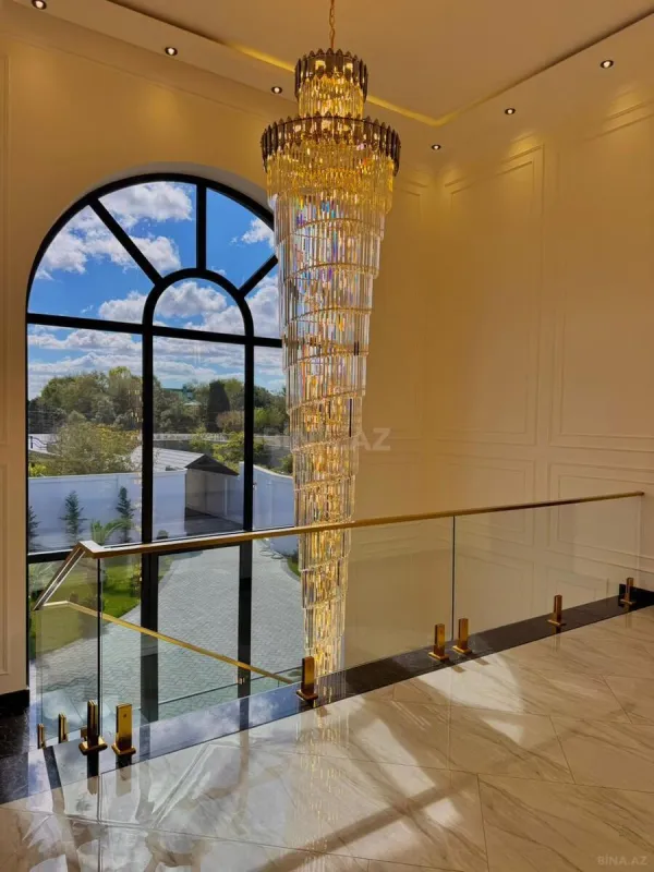 Satılır 6 otaqlı həyət evi 675 m²