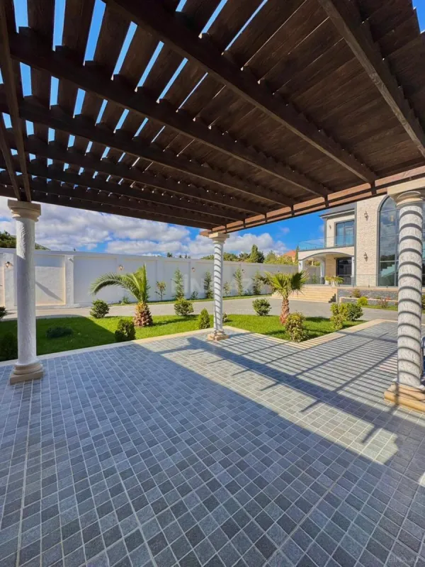 Satılır 6 otaqlı həyət evi 675 m²
